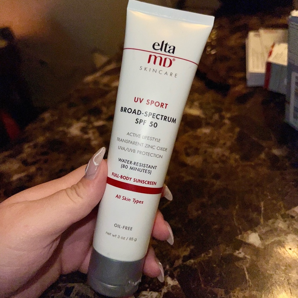 EltaMD UV Sport Sunscreen Lotion, Broad-Spectrum SPF 50, Non-Greasy